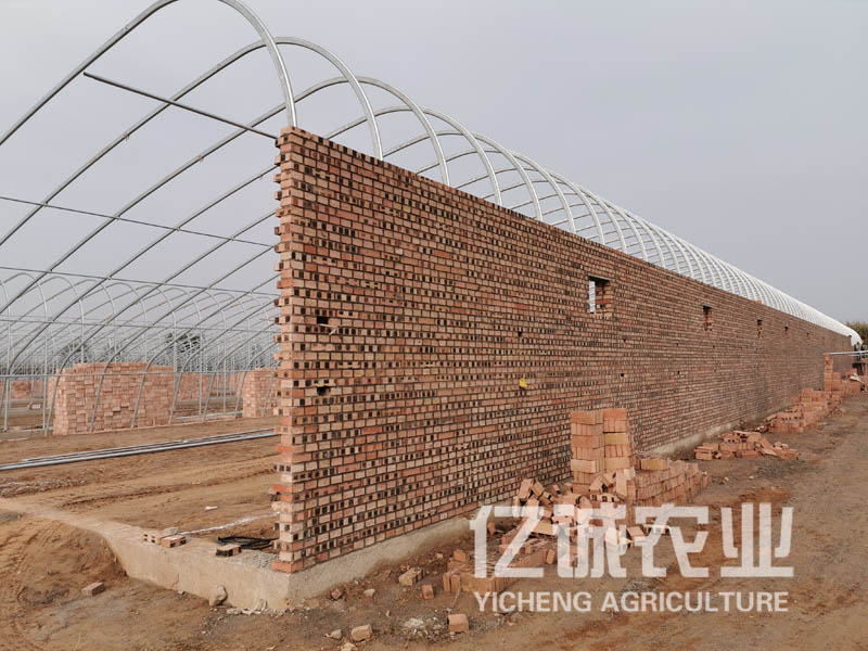 一個(gè)完整的日光溫室大棚建設(shè)工程包括哪幾部分？有什么優(yōu)點(diǎn)和缺點(diǎn)？